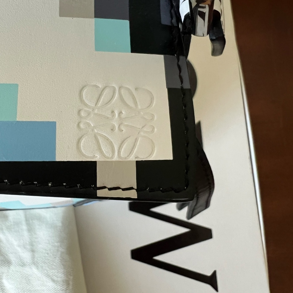Loewe Small Edge Puzzle from the Pixel Collection - Picture 2 of 9
